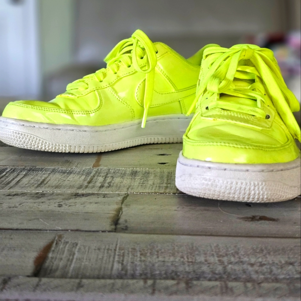 Nike Air Force 1 Neon